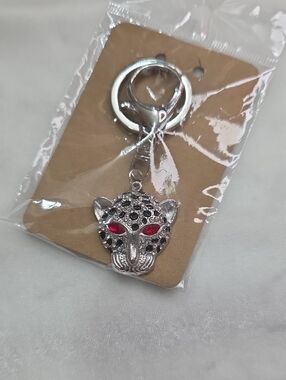 Silver Tone Red Eyes Rhinestone Cheetah Keychain Purse Charm Bag Charm NEW